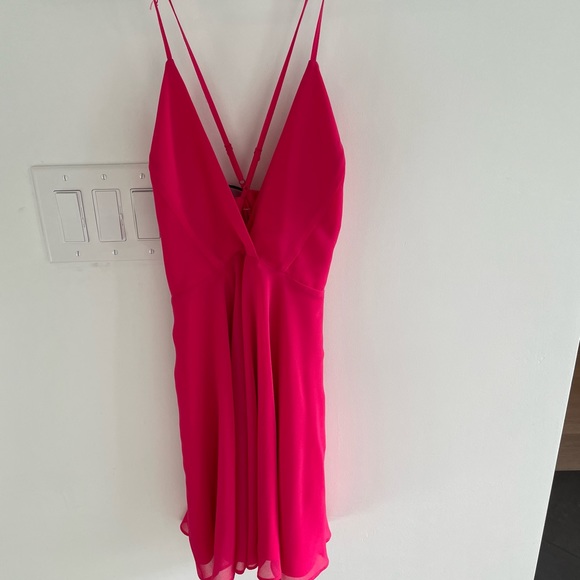 BEBE Flowy fuchsia summer dress - Picture 3 of 4